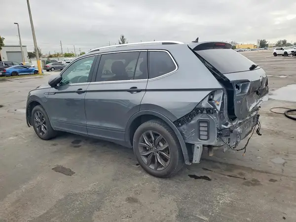 3VV3B7AX4PM113549 2023 VOLKSWAGEN TIGUAN - Image 2