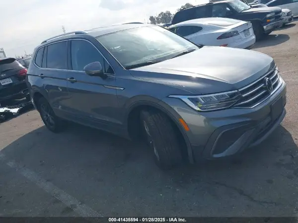 3VV3B7AX4PM138323 2023 VOLKSWAGEN TIGUAN - Image 1