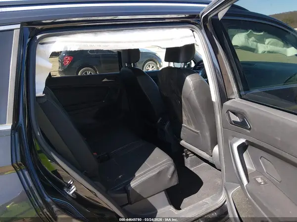 3VV3B7AX5JM002953 2018 VOLKSWAGEN TIGUAN - Image 8