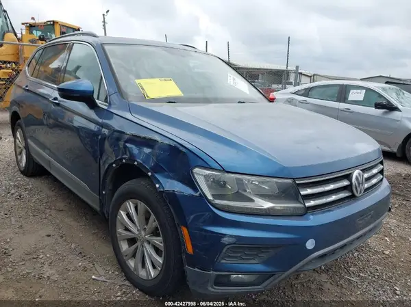 3VV3B7AX5JM008784 2018 VOLKSWAGEN TIGUAN - Image 1