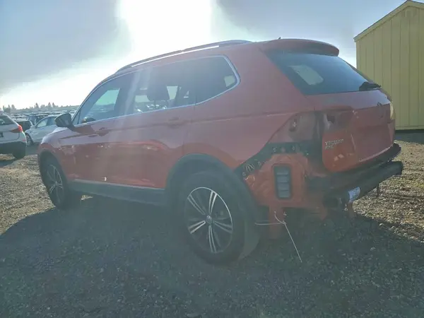 3VV3B7AX5JM011944 2018 VOLKSWAGEN TIGUAN - Image 2