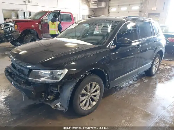 3VV3B7AX5JM027433 2018 VOLKSWAGEN TIGUAN - Image 2