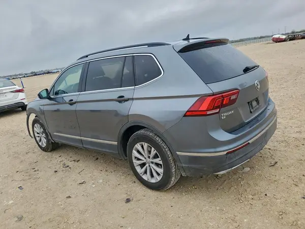3VV3B7AX5JM035855 2018 VOLKSWAGEN TIGUAN - Image 2