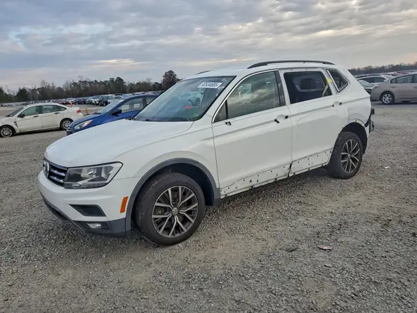 3VV3B7AX5JM037198 2018 VOLKSWAGEN TIGUAN - Image 1