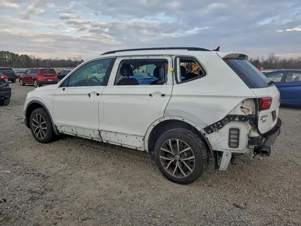 3VV3B7AX5JM037198 2018 VOLKSWAGEN TIGUAN - Image 2