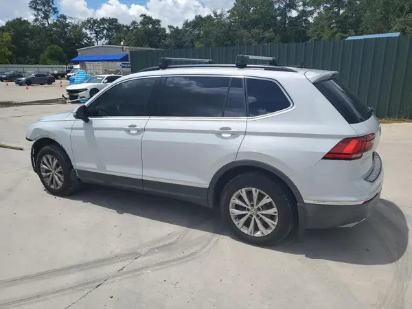 3VV3B7AX5JM047715 2018 VOLKSWAGEN TIGUAN - Image 2