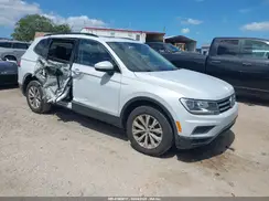 3VV3B7AX5JM053045 2018 VOLKSWAGEN TIGUAN