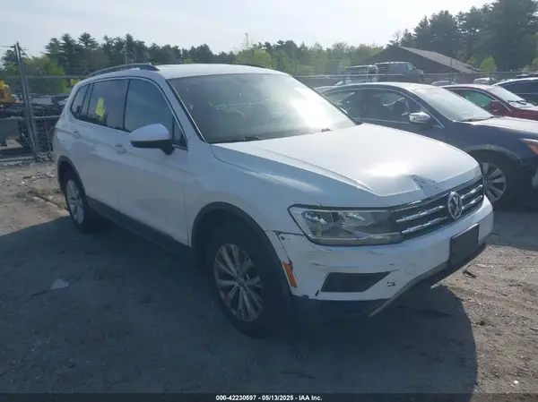 3VV3B7AX5JM070900 2018 VOLKSWAGEN TIGUAN - Image 1