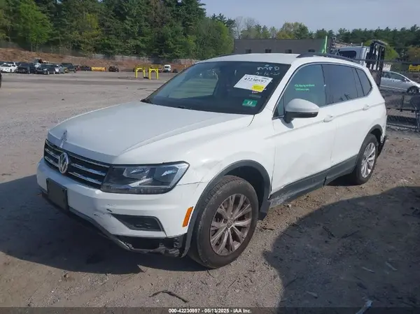 3VV3B7AX5JM070900 2018 VOLKSWAGEN TIGUAN - Image 2