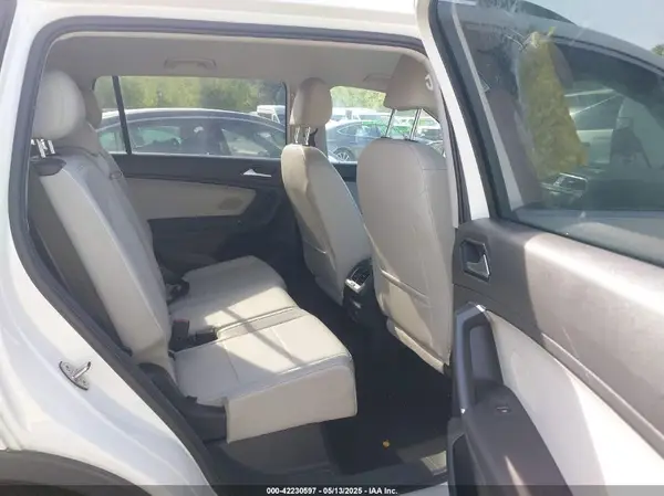 3VV3B7AX5JM070900 2018 VOLKSWAGEN TIGUAN - Image 8