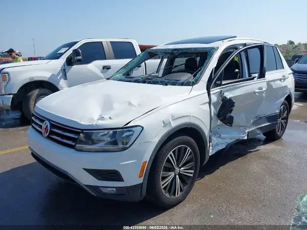 3VV3B7AX5JM091021 2018 VOLKSWAGEN TIGUAN - Image 2