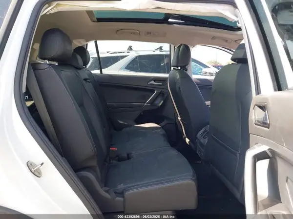 3VV3B7AX5JM091021 2018 VOLKSWAGEN TIGUAN - Image 8