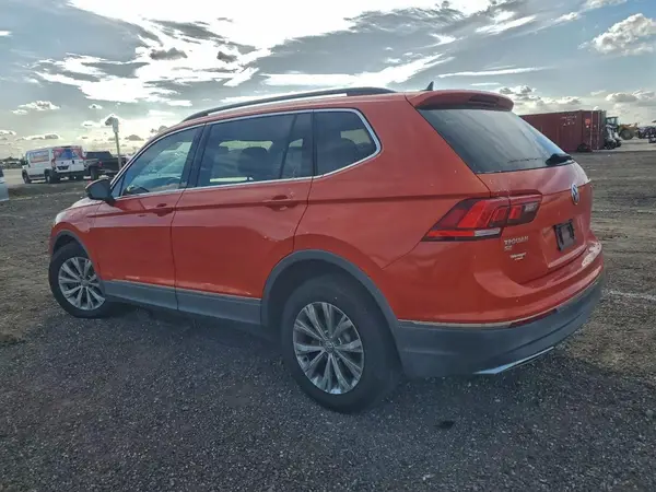 3VV3B7AX5JM140413 2018 VOLKSWAGEN TIGUAN - Image 2