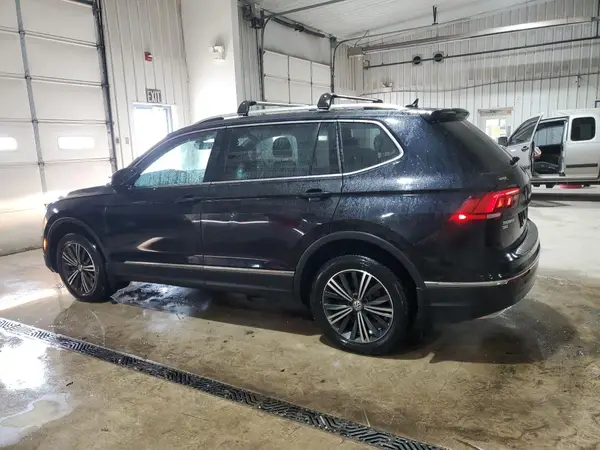 3VV3B7AX5JM161925 2018 VOLKSWAGEN TIGUAN - Image 2