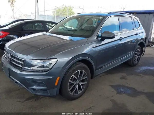 3VV3B7AX5JM190020 2018 VOLKSWAGEN TIGUAN - Image 2