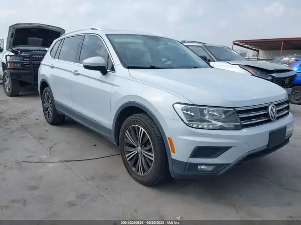 3VV3B7AX5JM194231 2018 VOLKSWAGEN TIGUAN - Image 1