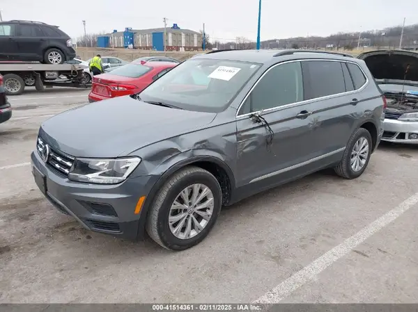 3VV3B7AX5JM210041 2018 VOLKSWAGEN TIGUAN - Image 2