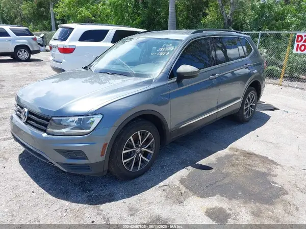 3VV3B7AX5JM220827 2018 VOLKSWAGEN TIGUAN - Image 2