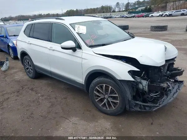 3VV3B7AX5JM221492 2018 VOLKSWAGEN TIGUAN - Image 1