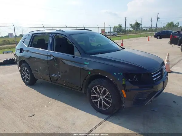 3VV3B7AX5KM078299 2019 VOLKSWAGEN TIGUAN - Image 1