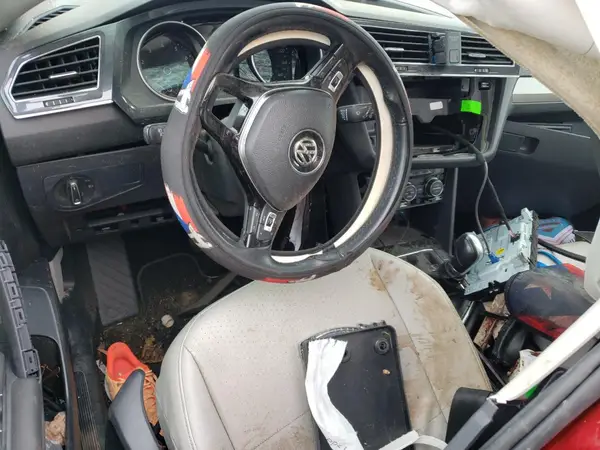 3VV3B7AX5KM105761 2019 VOLKSWAGEN TIGUAN - Image 8