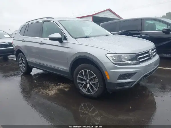 3VV3B7AX5LM031985 2020 VOLKSWAGEN TIGUAN - Image 1