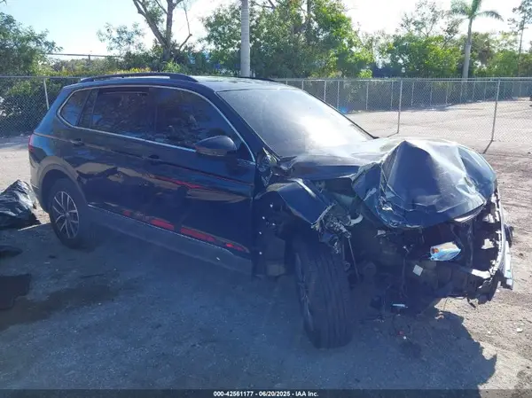 3VV3B7AX5LM035504 2020 VOLKSWAGEN TIGUAN - Image 1