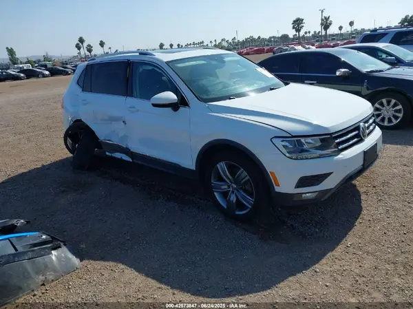 3VV3B7AX5LM111660 2020 VOLKSWAGEN TIGUAN - Image 1