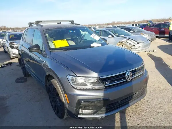 3VV3B7AX5LM113005 2020 VOLKSWAGEN TIGUAN - Image 1