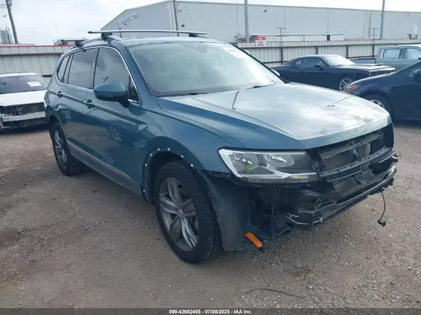3VV3B7AX5LM167839 2020 VOLKSWAGEN TIGUAN - Image 1