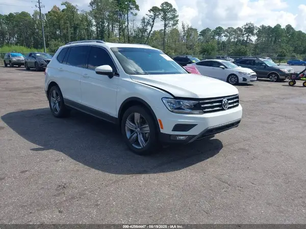 3VV3B7AX5MM070173 2021 VOLKSWAGEN TIGUAN - Image 1