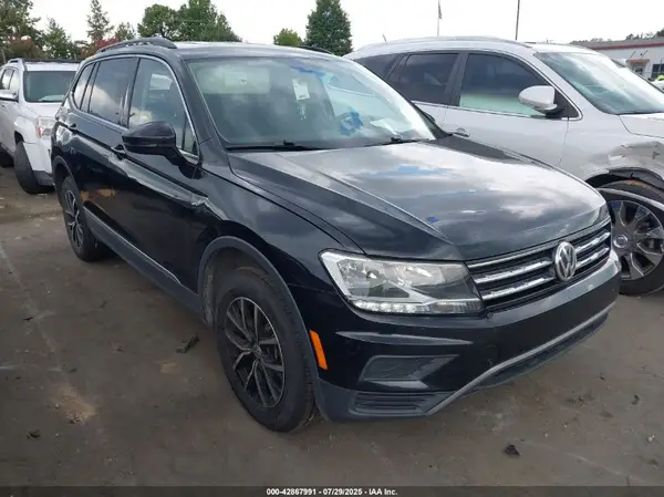 3VV3B7AX5MM095770 2021 VOLKSWAGEN TIGUAN - Image 1