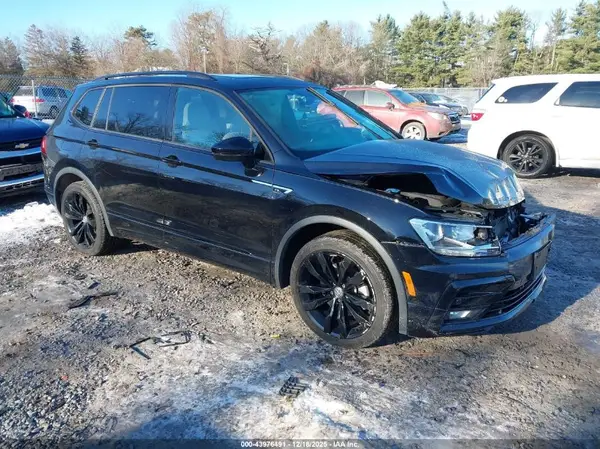 3VV3B7AX5MM119419 2021 VOLKSWAGEN TIGUAN - Image 1