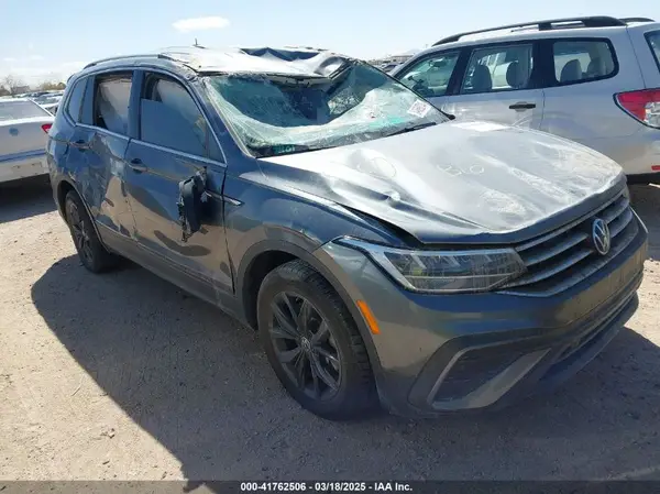 3VV3B7AX5PM018742 2023 VOLKSWAGEN TIGUAN - Image 1