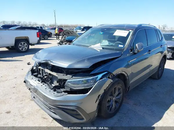 3VV3B7AX5PM142378 2023 VOLKSWAGEN TIGUAN - Image 2