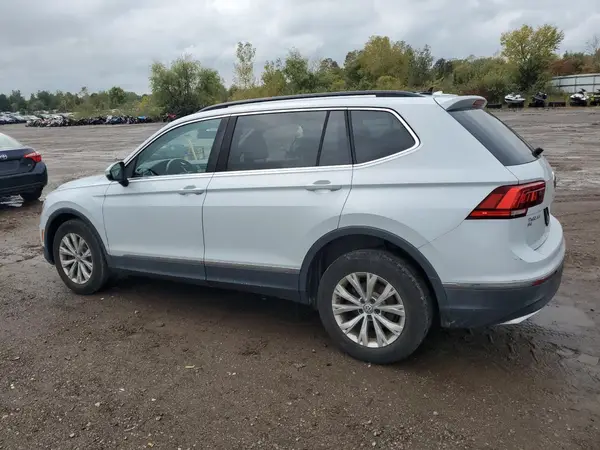 3VV3B7AX6JM000693 2018 VOLKSWAGEN TIGUAN - Image 2
