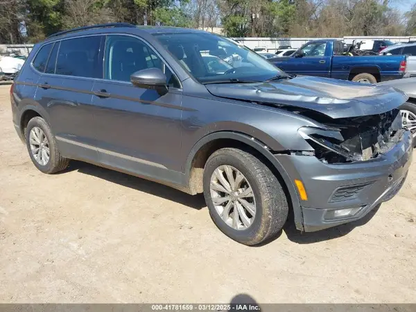 3VV3B7AX6JM001231 2018 VOLKSWAGEN TIGUAN - Image 1