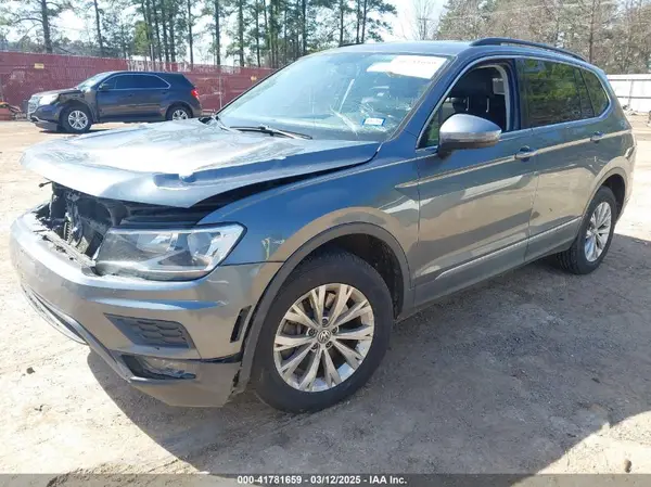 3VV3B7AX6JM001231 2018 VOLKSWAGEN TIGUAN - Image 2