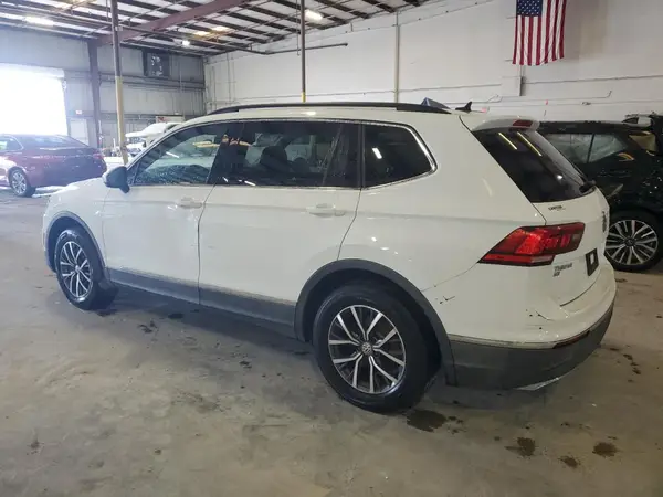 3VV3B7AX6JM003772 2018 VOLKSWAGEN TIGUAN - Image 2