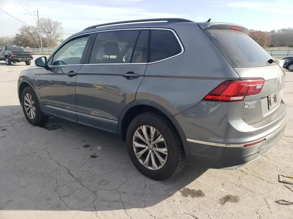 3VV3B7AX6JM005019 2018 VOLKSWAGEN TIGUAN - Image 2