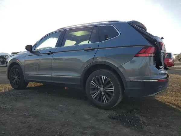 3VV3B7AX6JM008910 2018 VOLKSWAGEN TIGUAN - Image 2