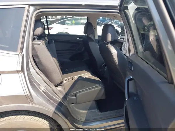3VV3B7AX6JM015954 2018 VOLKSWAGEN TIGUAN - Image 8