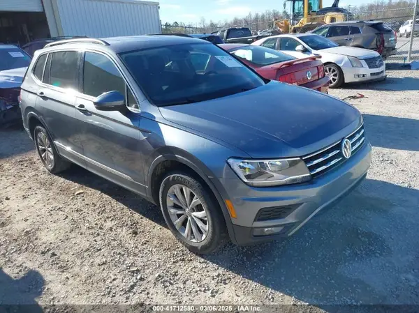 3VV3B7AX6JM015971 2018 VOLKSWAGEN TIGUAN - Image 1