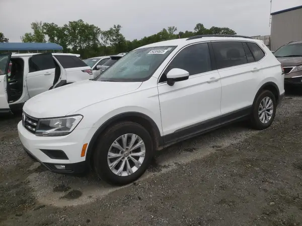 3VV3B7AX6JM016098 2018 VOLKSWAGEN TIGUAN - Image 1
