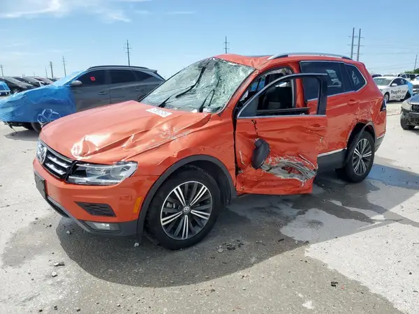 3VV3B7AX6JM021060 2018 VOLKSWAGEN TIGUAN - Image 1