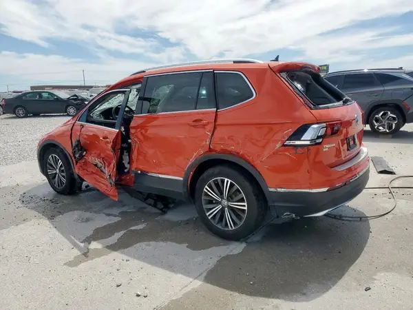 3VV3B7AX6JM021060 2018 VOLKSWAGEN TIGUAN - Image 2