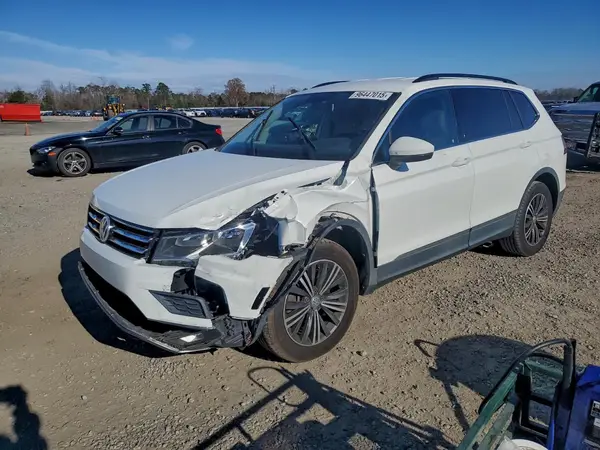 3VV3B7AX6JM035816 2018 VOLKSWAGEN TIGUAN - Image 1