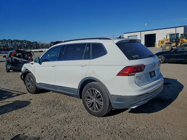 3VV3B7AX6JM035816 2018 VOLKSWAGEN TIGUAN - Image 2