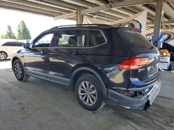 3VV3B7AX6JM038604 2018 VOLKSWAGEN TIGUAN - Image 2
