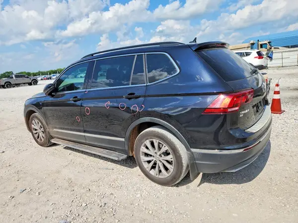 3VV3B7AX6JM041714 2018 VOLKSWAGEN TIGUAN - Image 2